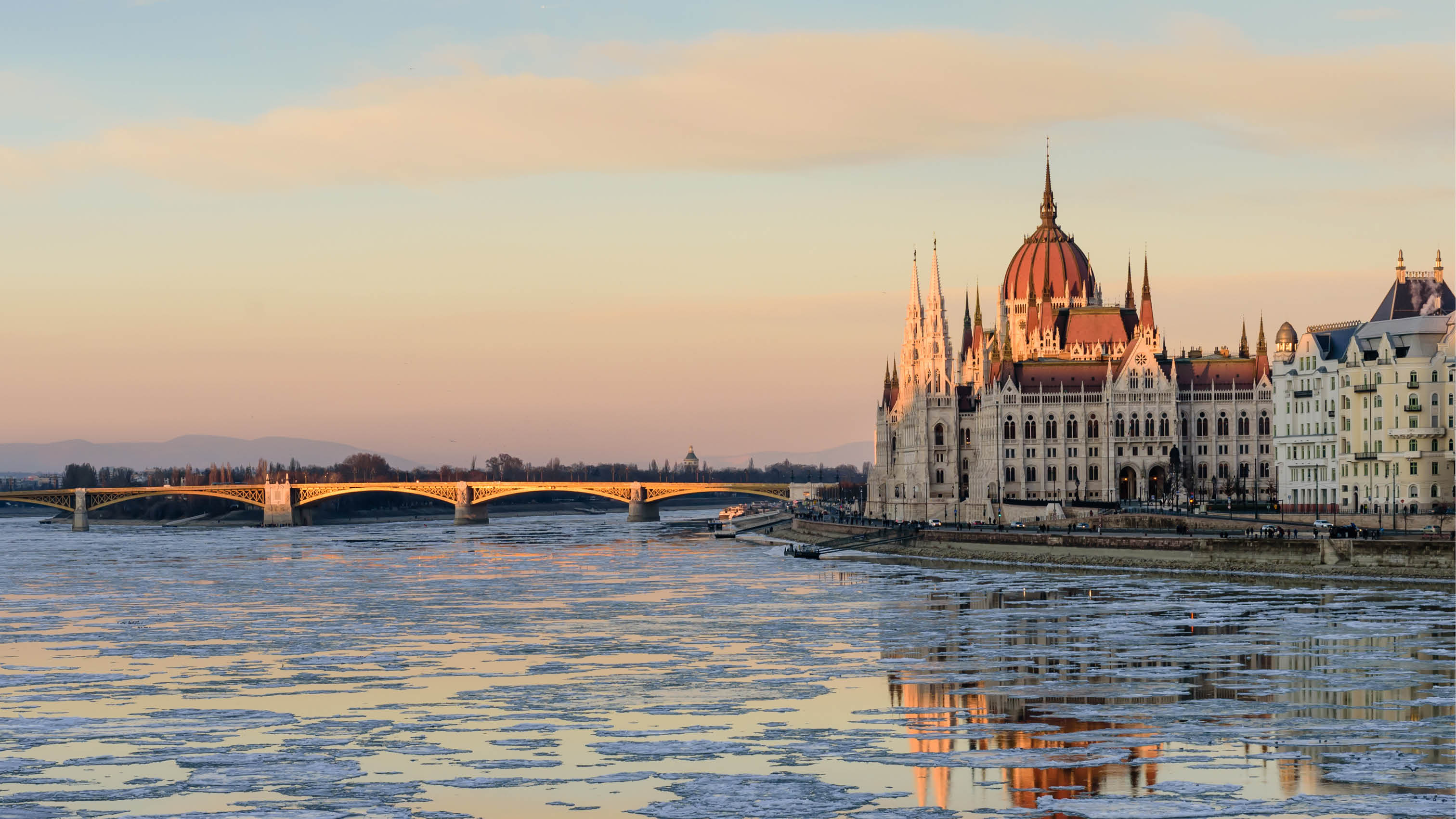 Elvecruise p Donau og julemarknad